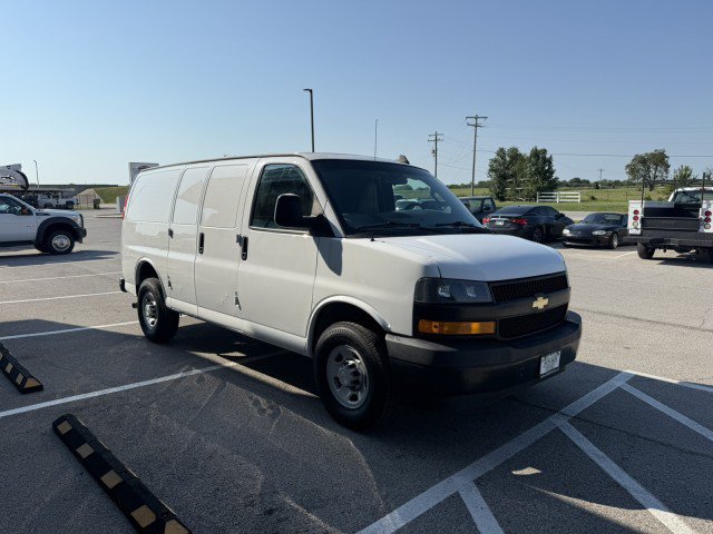 Used 2019 Chevrolet Express 2500 w/ Driver Convenience Package RWD image 3