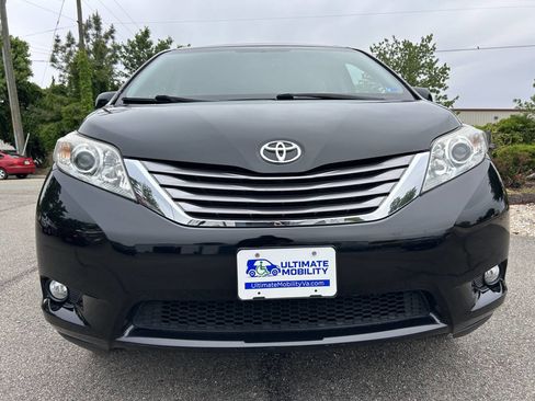 Used 2017 Toyota Sienna XLE FWD image 20
