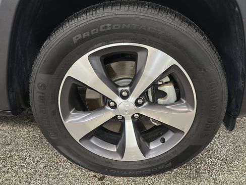 Certified 2022 Jeep Cherokee Limited image 11