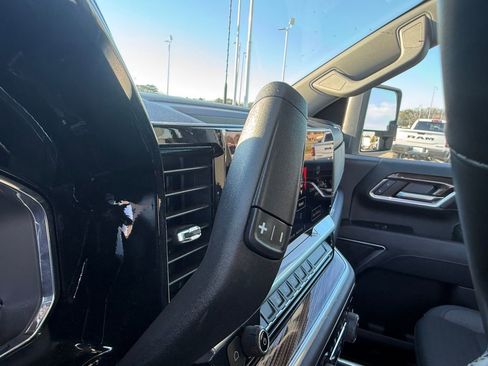 Used 2024 Chevrolet Silverado 3500 LT w/ Convenience Package image 24