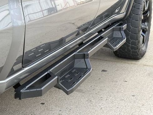 Used 2021 Chevrolet Silverado 1500 LT Trail Boss image 11