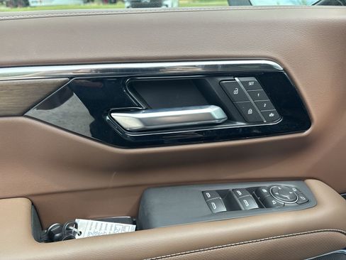 New 2026 Chevrolet Suburban High Country AWD/4WD image 16