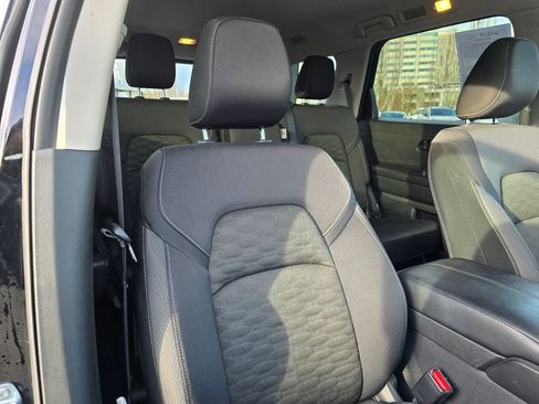 Used 2024 Nissan Pathfinder SV image 11