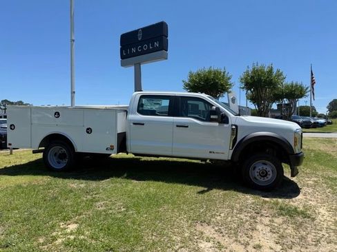 Used 2026 Ford F550 4x4 Crew Cab Super Duty image 2