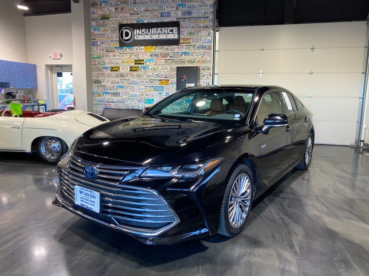 Used 2019 Toyota Avalon Limited w/ All Weather Liner Package FWD image 3