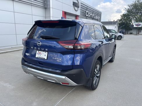 Used 2023 Nissan Rogue Platinum image 8