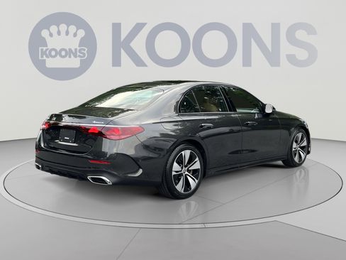 Used 2025 Mercedes-Benz E 350 4MATIC Sedan image 11