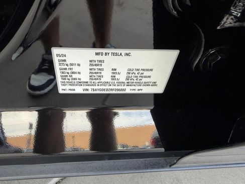 Used 2024 Tesla Model Y 2WD image 43