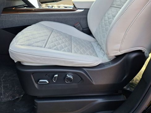 New 2026 Cadillac Escalade ESV Platinum Sport w/ LPO, ONYX Package image 35