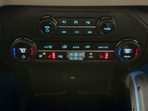 Used 2023 Ford Bronco Wildtrak AWD/4WD image 16