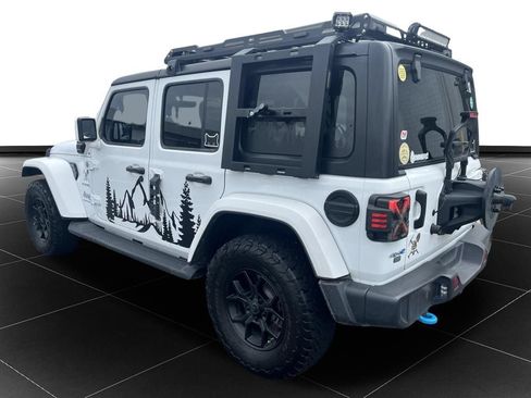 Used 2023 Jeep Wrangler Unlimited Sahara w/ Cold Weather Group AWD/4WD image 3