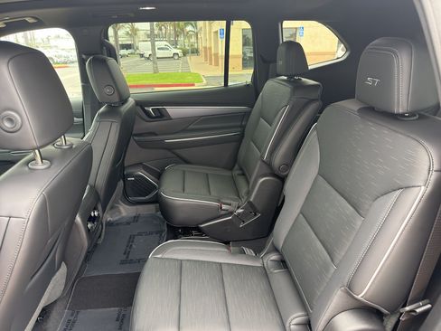 New 2026 Buick Enclave Sport Touring w/ Power Package FWD image 10