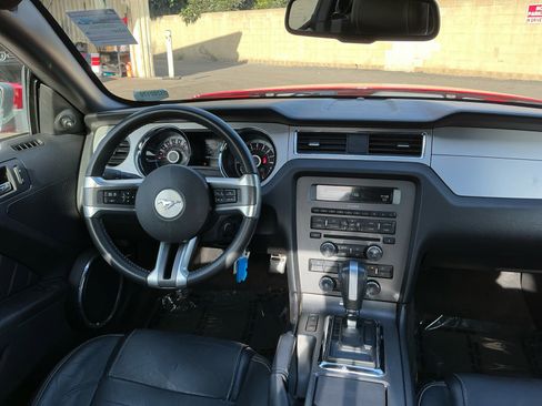 Used 2013 Ford Mustang Premium image 12