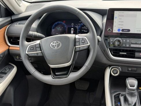 Certified 2026 Toyota Grand Highlander AWD image 15
