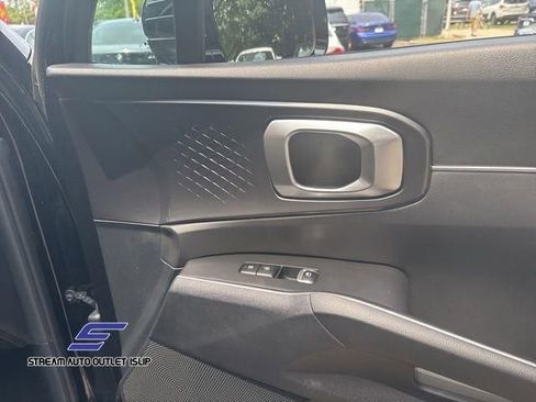 Used 2022 Kia Sorento LX image 13