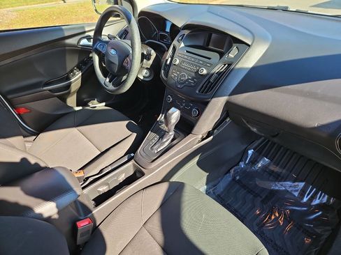 Used 2016 Ford Focus SE image 15