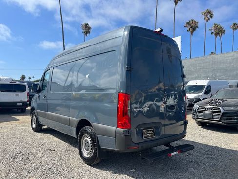 Used 2019 Mercedes-Benz Sprinter 144 image 9