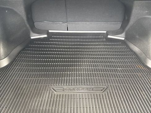 Used 2021 Toyota Corolla SE image 21