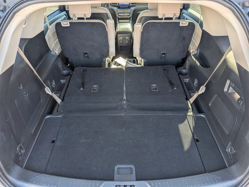 Used 2020 Ford Explorer XLT w/ Equipment Group 202A image 14