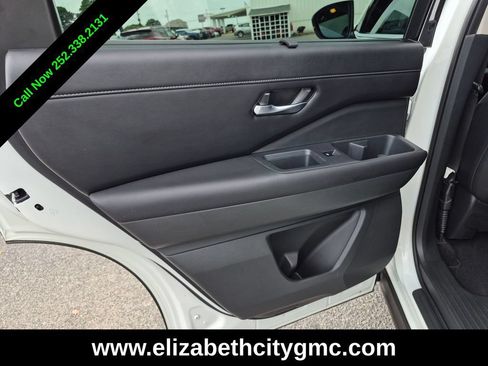 Used 2024 Nissan Pathfinder SL w/ SL Premium Package FWD image 25