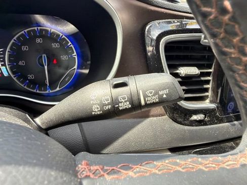 Used 2017 Chrysler Pacifica Touring-L Plus w/ Advanced Safetytec Group FWD image 52