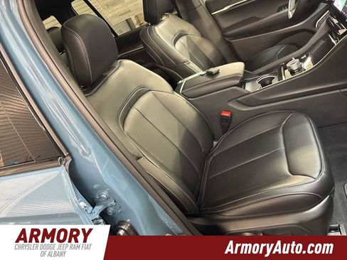 New 2026 Jeep Grand Cherokee Limited image 38