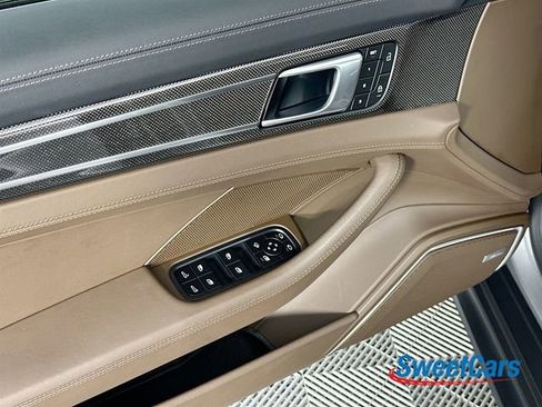 Used 2022 Porsche Panamera GTS image 39