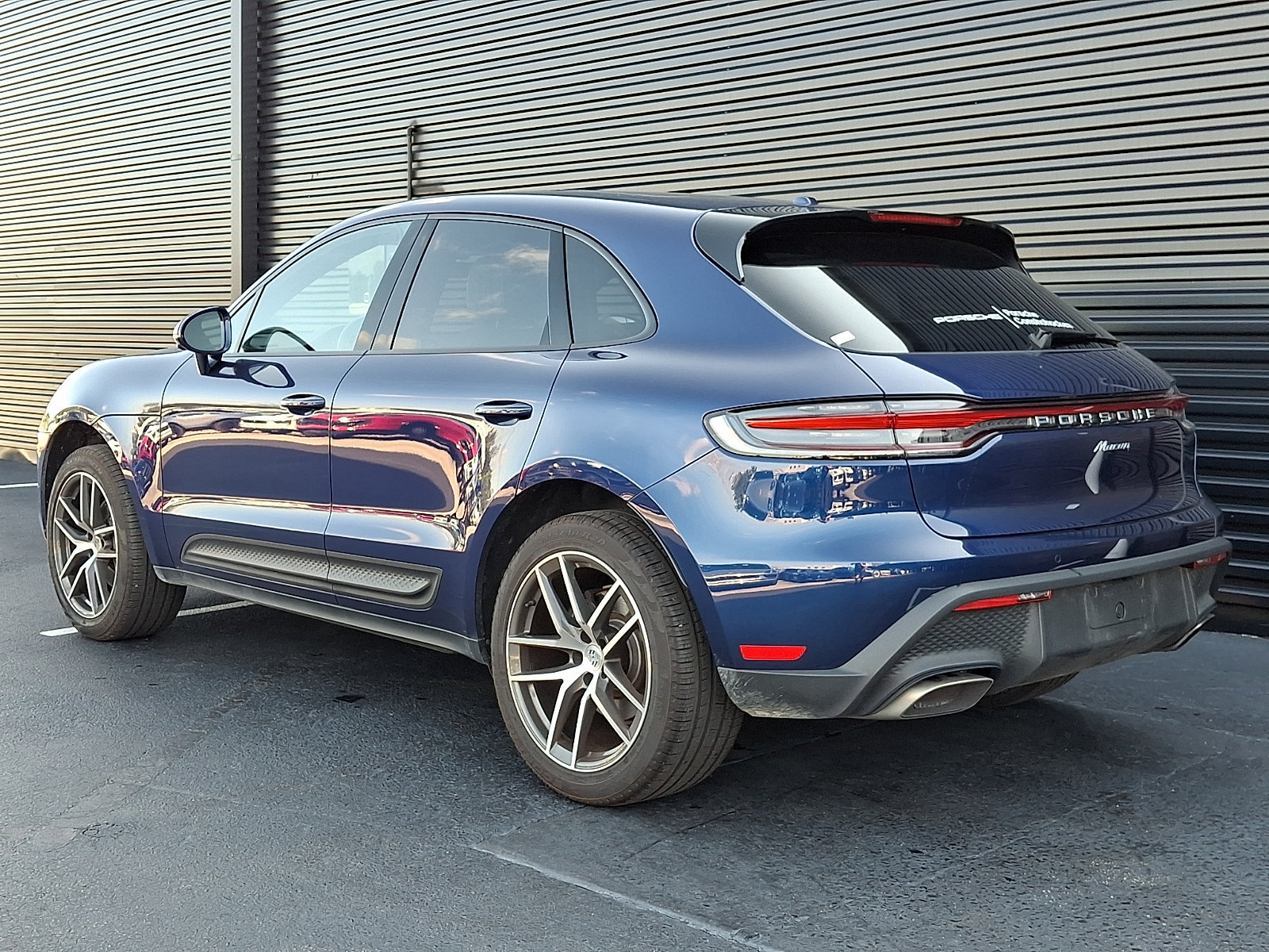 Used 2026 Porsche Macan AWD/4WD image 3