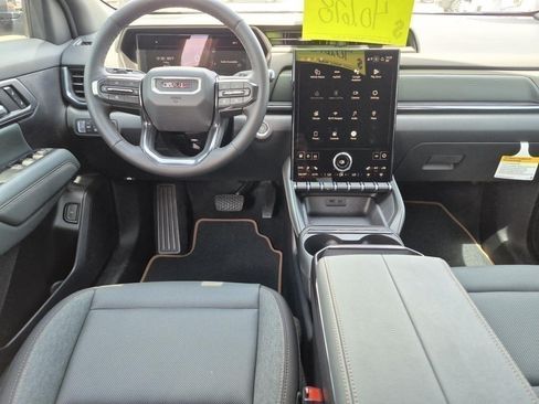 New 2026 GMC Terrain AT4 w/ Technology Package II AWD/4WD image 13