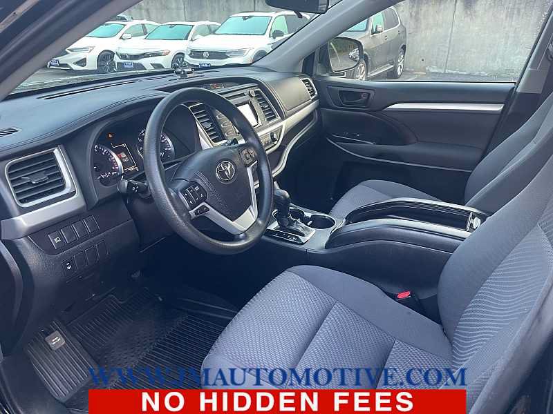 Used 2018 Toyota Highlander LE w/ Protection Package #3 AWD/4WD image 2