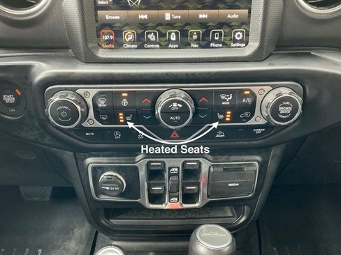 Used 2022 Jeep Gladiator Overland w/ Popular Equipment Package AWD/4WD image 16