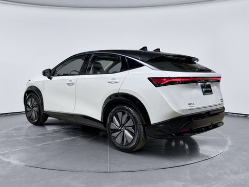 Used 2024 Nissan Ariya AWD image 2
