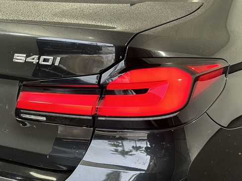 Used 2022 BMW 540i w/ Premium Package image 30