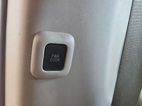Used 2016 Toyota Sienna XLE FWD image 30