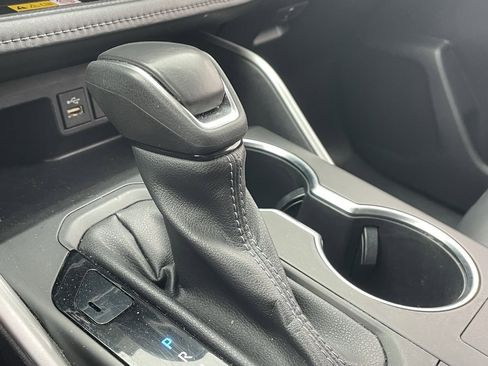 Used 2023 Toyota Highlander XLE image 4