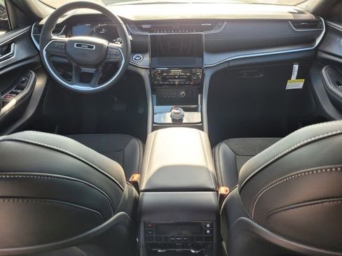 New 2025 Jeep Grand Cherokee L Altitude image 14