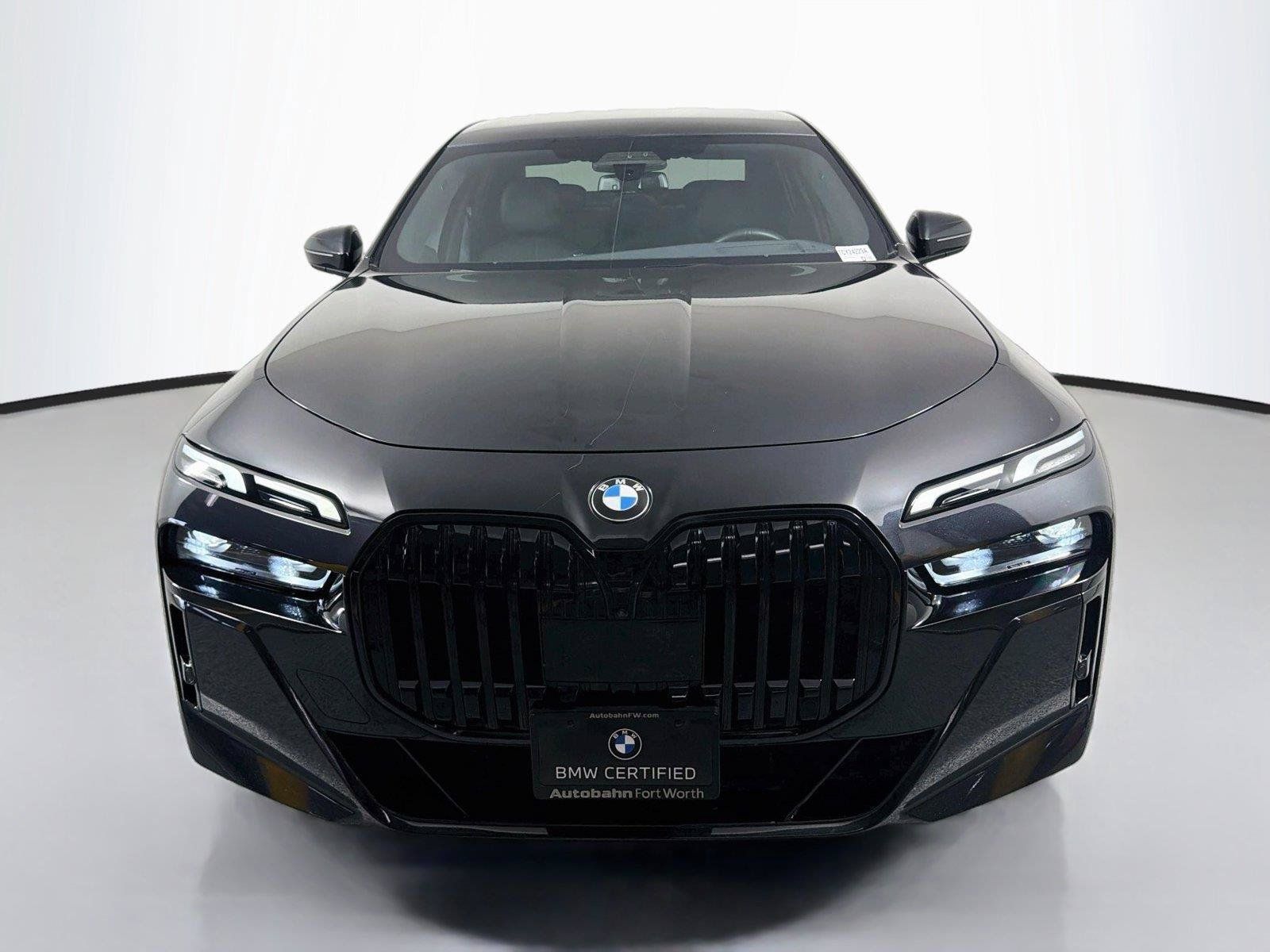Used 2023 BMW 740i RWD image 2