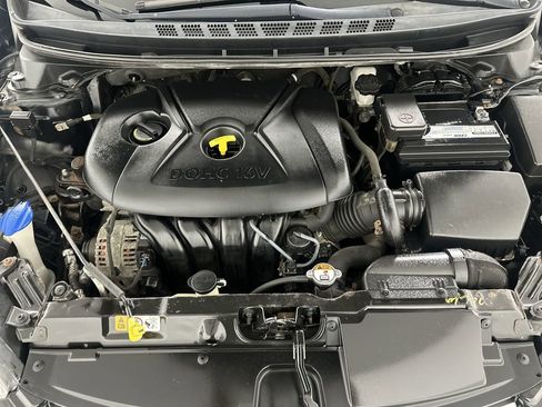 Used 2015 Hyundai Elantra Limited FWD image 28
