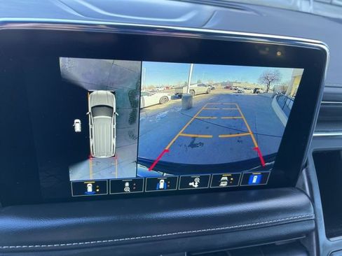 Used 2022 GMC Yukon XL SLT w/ SLT Premium Package image 11