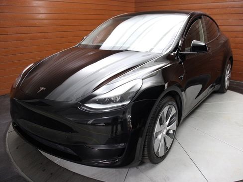 Used 2022 Tesla Model Y Performance AWD/4WD image 6