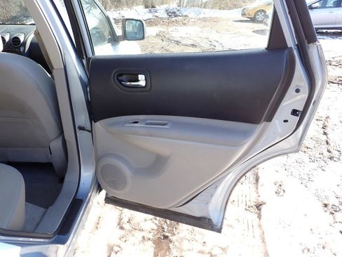 Used 2014 Nissan Rogue S image 23