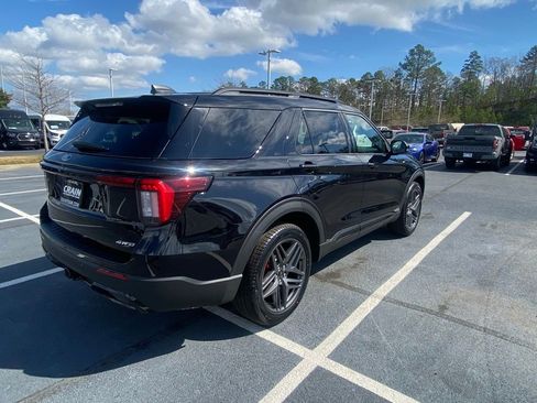 New 2026 Ford Explorer ST-Line w/ ST-Line Street Pack AWD/4WD image 7