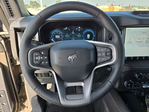 New 2025 Ford Bronco Badlands image 17