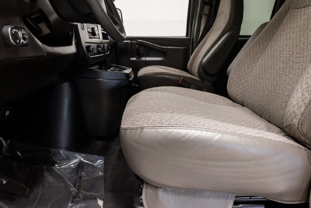 Used 2025 Chevrolet Express 3500 LT w/ LT Preferred Equipment Group RWD image 11