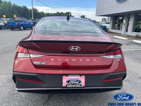 Used 2025 Hyundai Elantra Sport FWD image 5