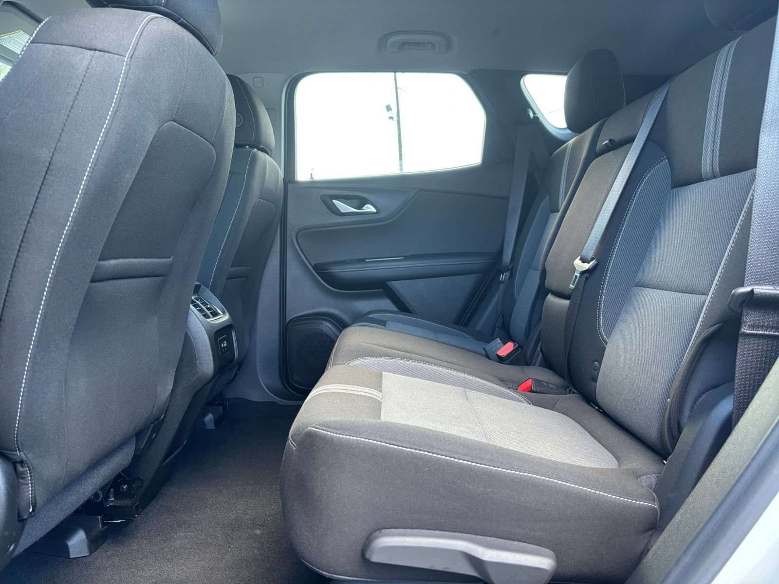 Used 2026 Chevrolet Blazer LT FWD image 25