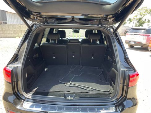 Used 2025 Mercedes-Benz GLB 250 4MATIC image 33