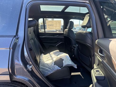 New 2026 Jeep Grand Cherokee Limited image 27