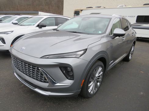 New 2026 Buick Envision Avenir image 3