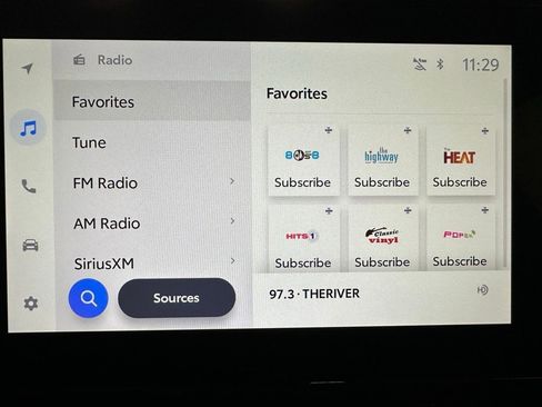 Used 2025 Toyota Corolla LE image 28